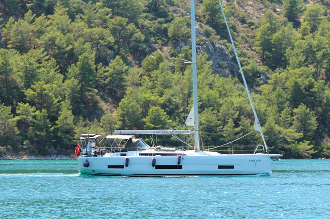 Dufour 470 | Sam's Wave