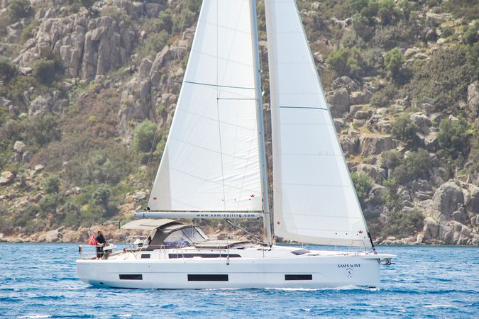 Dufour 470 | Sam's Wave