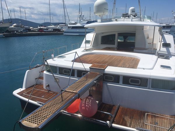 Lagoon Power 43 | Blue Dream