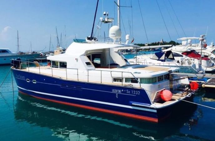 Lagoon Power 43 | Blue Dream