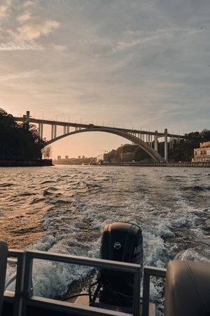 Sun Tracker Party Barge 22 DLX | Gaya