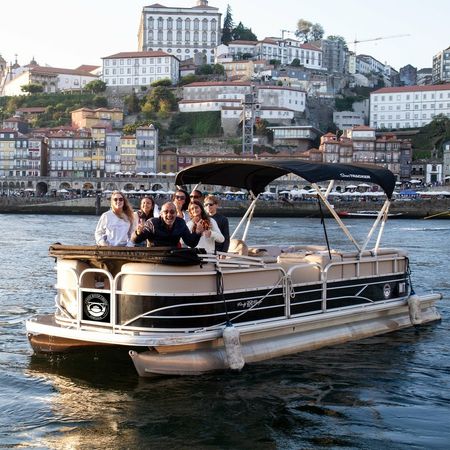 Sun Tracker Party Barge 22 DLX | Gaya