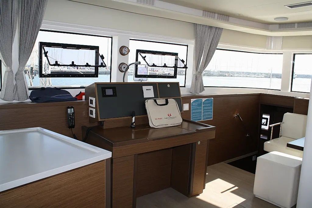 Lagoon 52 F | Cala Luna