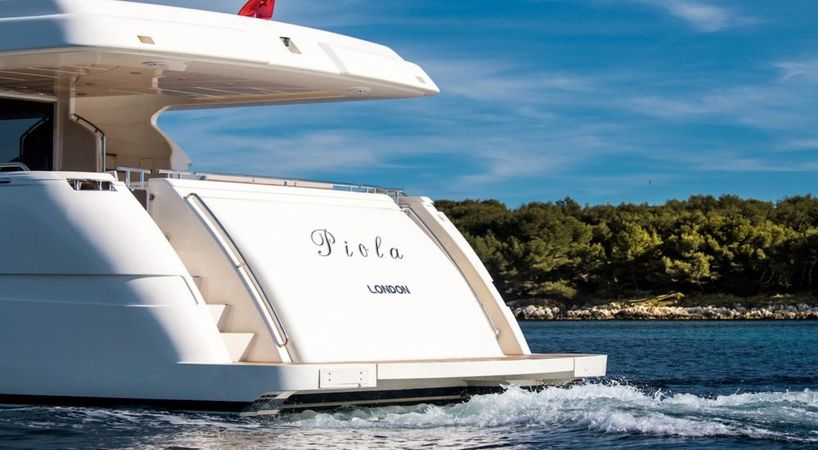 Ferretti 83 | Piola