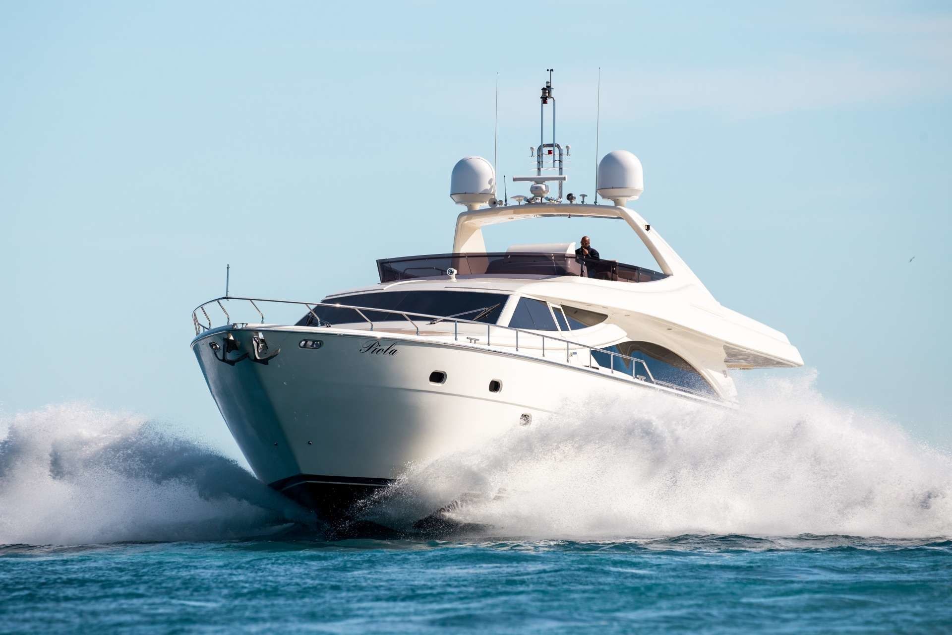 Ferretti 83 | Piola