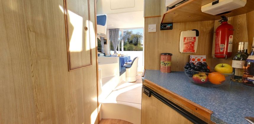 Le Boat Caprice | CF Benson 1