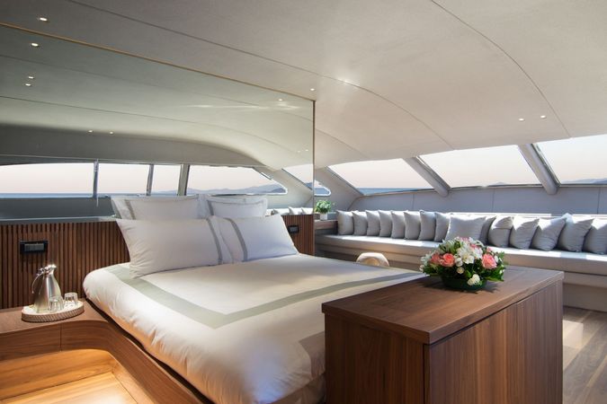 Ferretti 112 | Whisper V