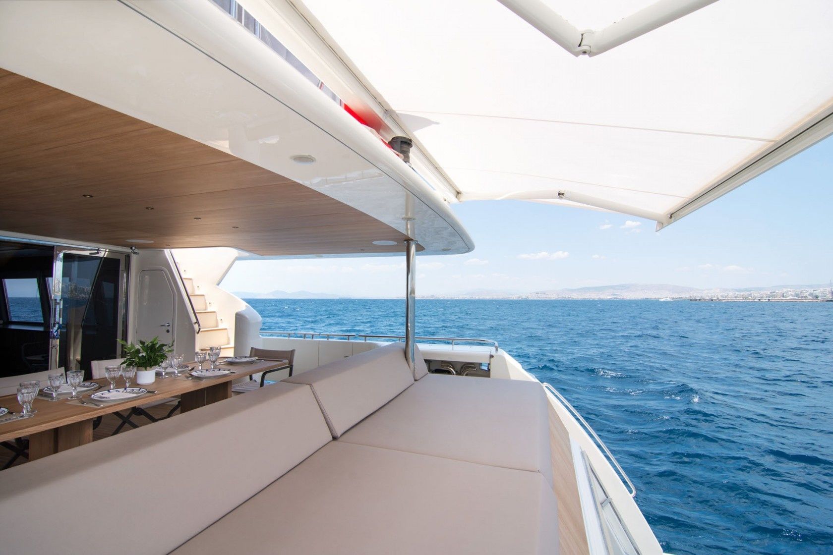 Ferretti 112 | Whisper V