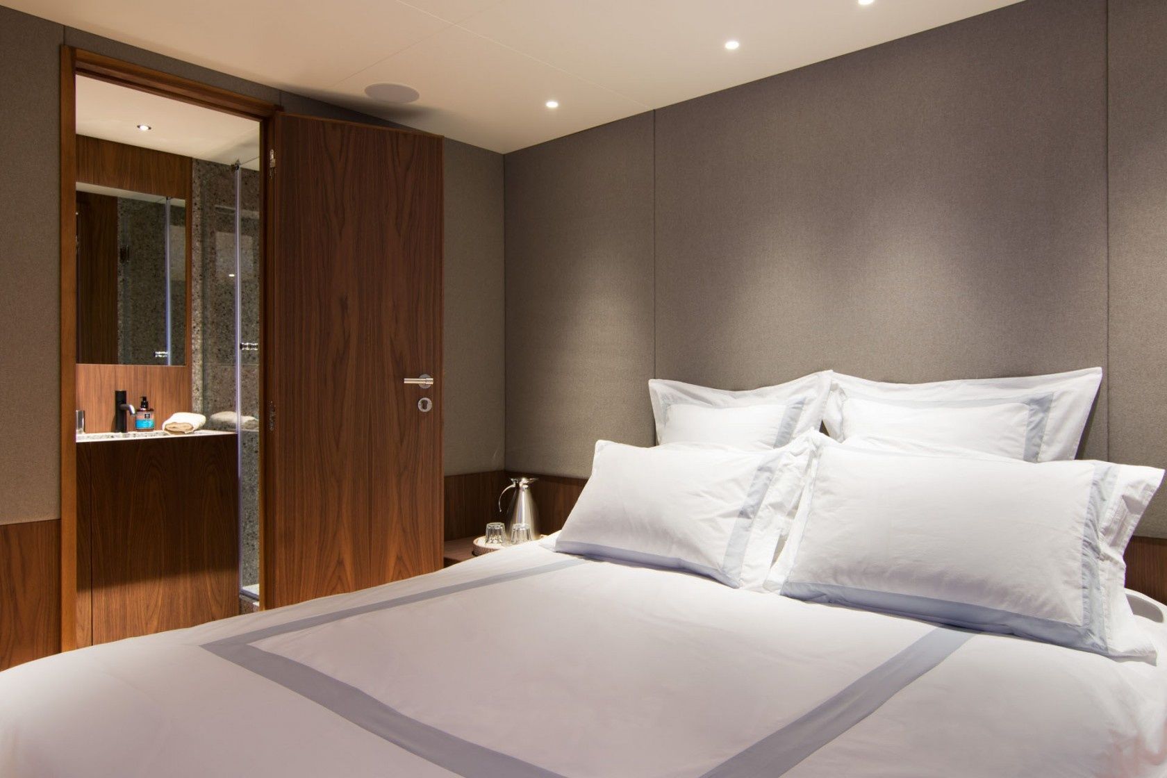 Ferretti 112 | Whisper V