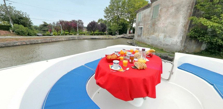 Le Boat Mystique | CPF Chertsey 2