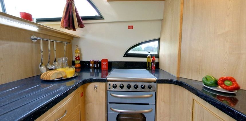 Le Boat Mystique | CPF Chertsey 2