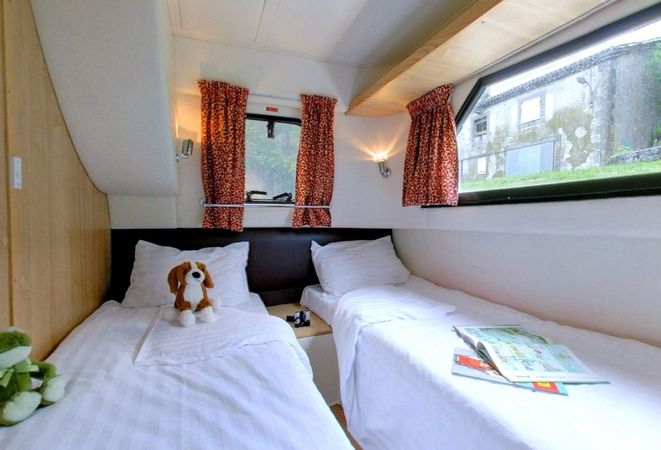 Le Boat Mystique | CPF Chertsey 2