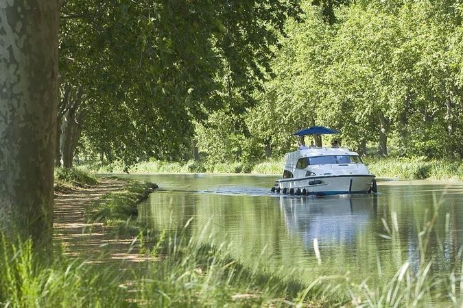 Le Boat Royal Mystique A | CPF Chertsey