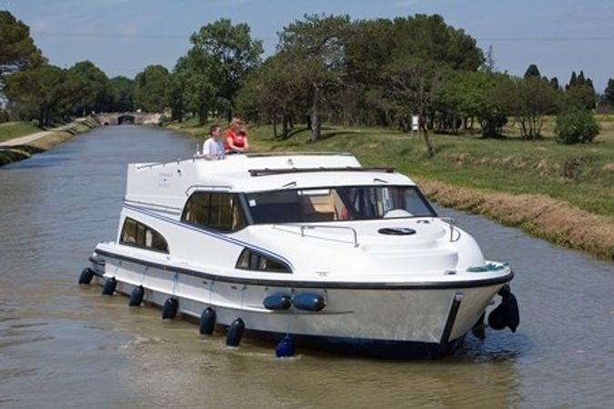 Le Boat Royal Mystique A | CPF Chertsey