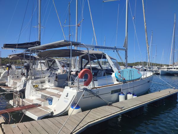 Beneteau Oceanis 45 | Theia