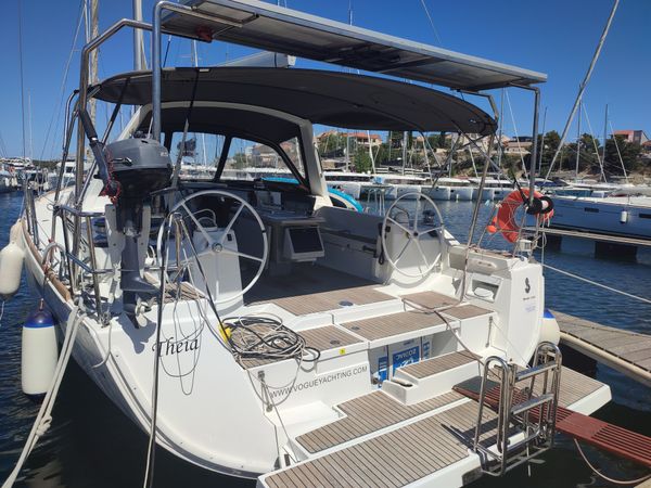 Beneteau Oceanis 45 | Theia
