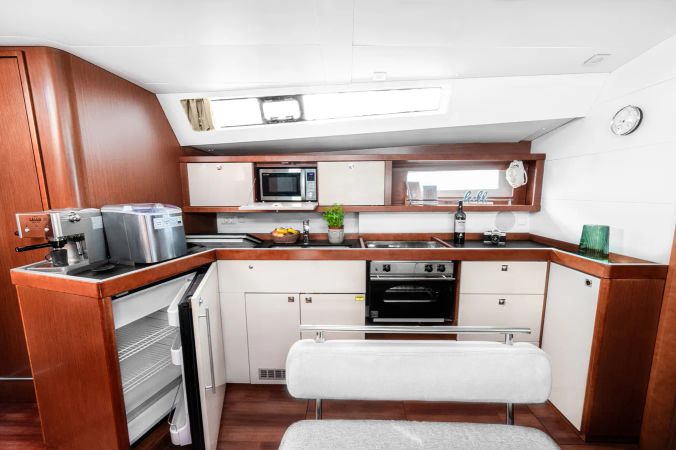 Beneteau Oceanis 45 | Theia