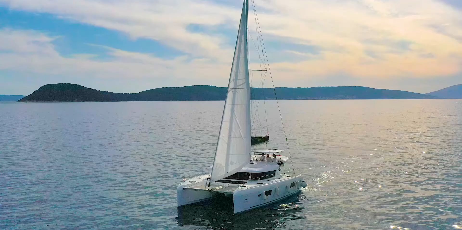 Lagoon 42 | Blackbird