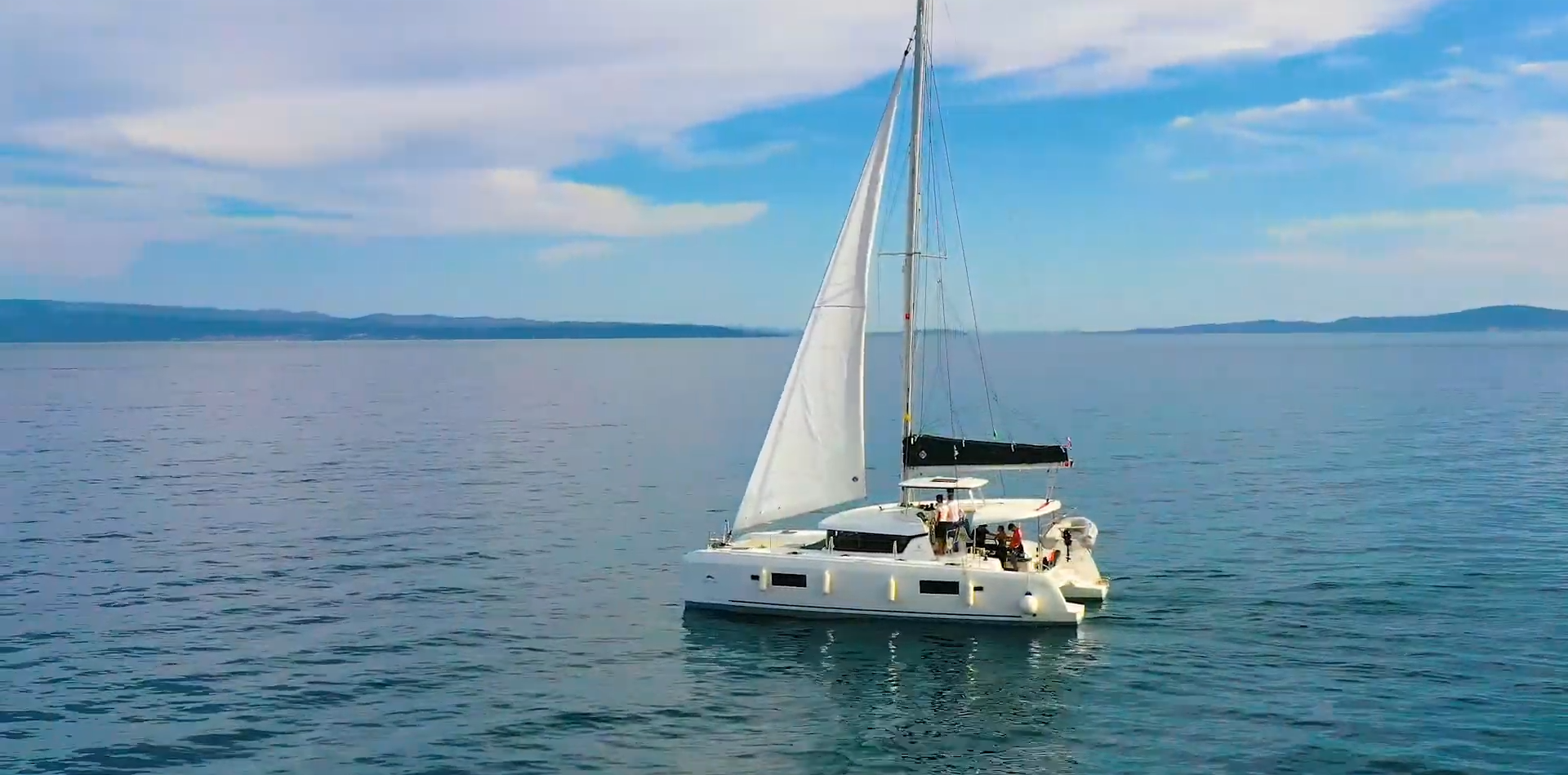 Lagoon 42 | Blackbird