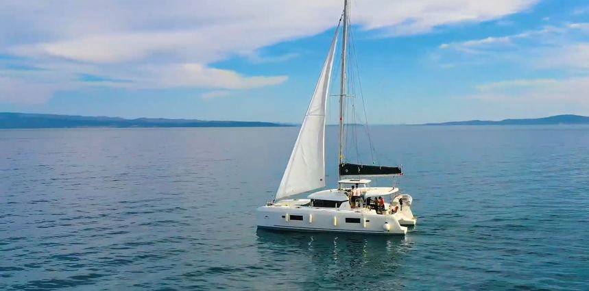 Lagoon 42 | Blackbird