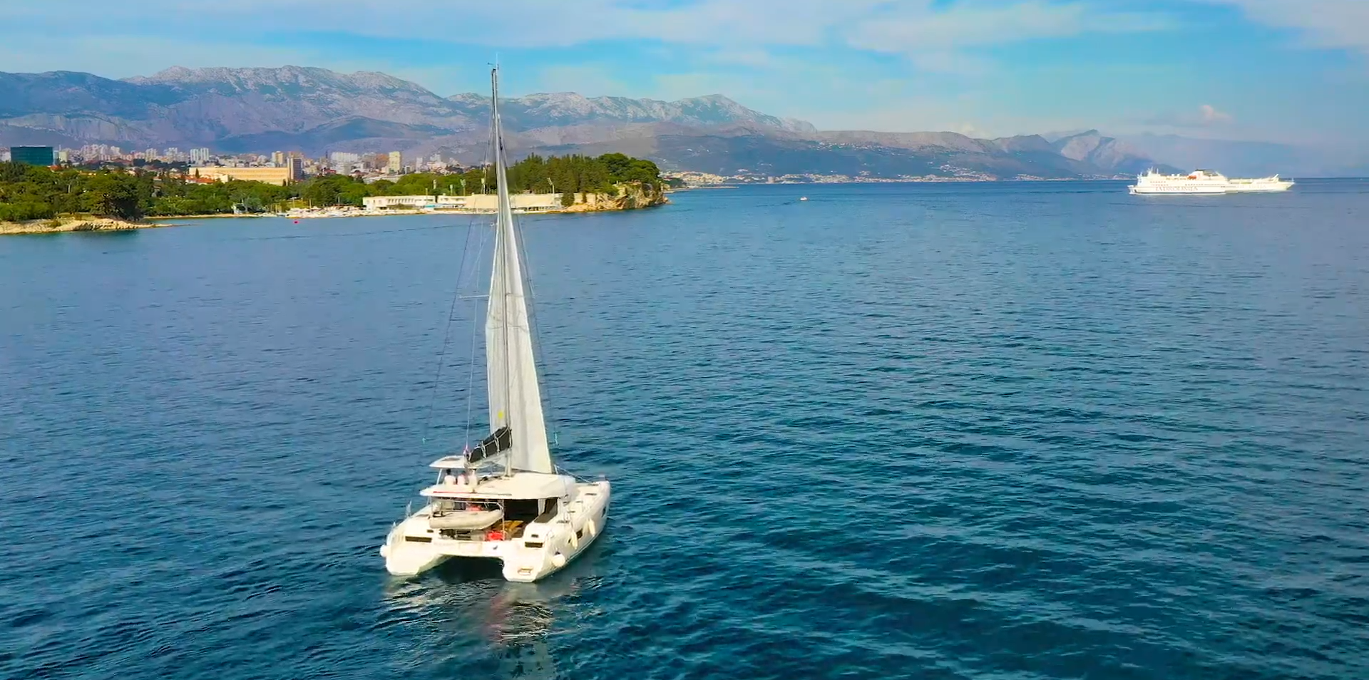 Lagoon 42 | Blackbird