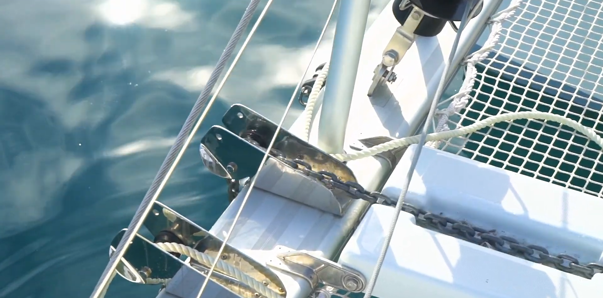 Lagoon 42 | Blackbird