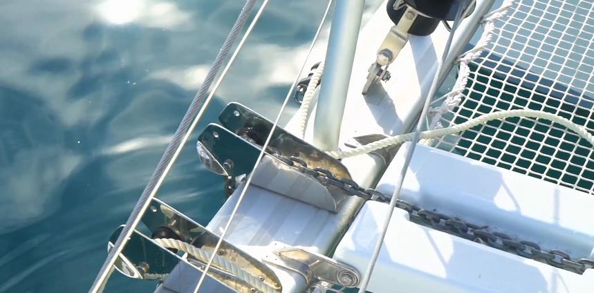 Lagoon 42 | Blackbird