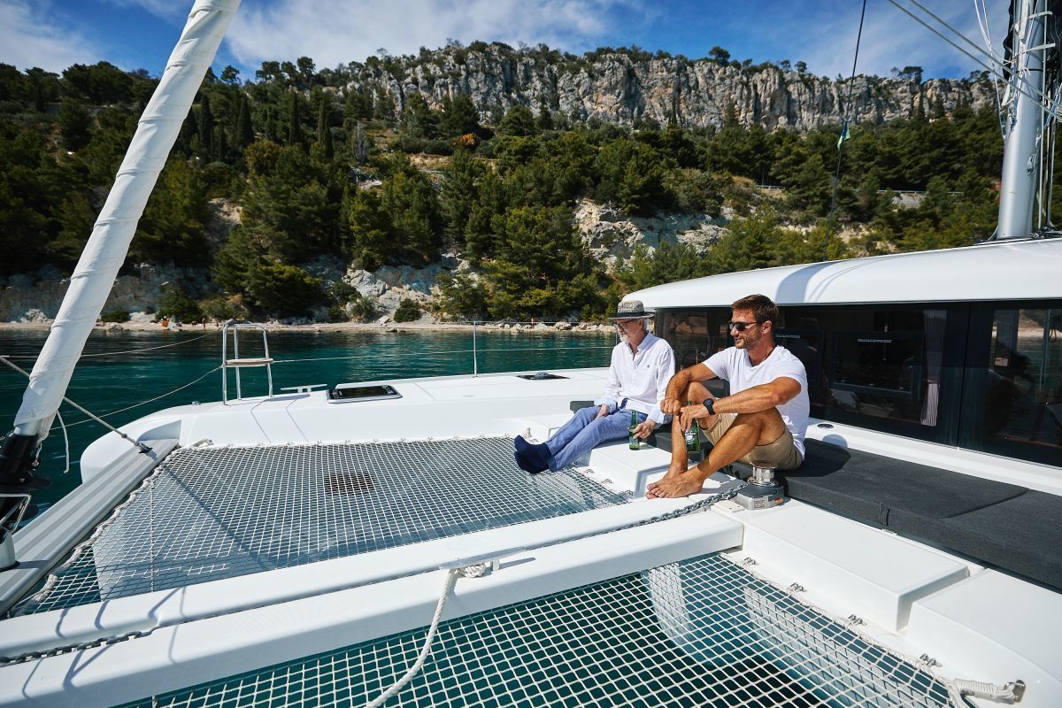 Lagoon 42 | Blackbird