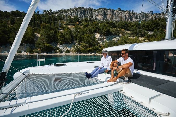 Lagoon 42 | Blackbird