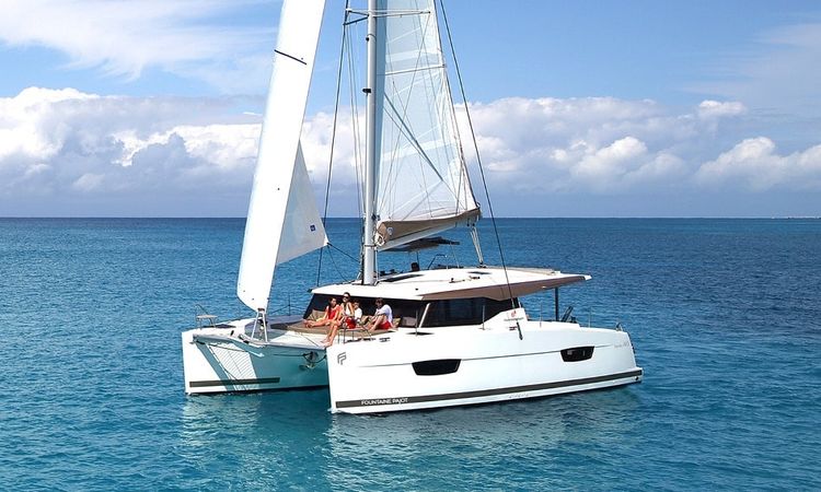Fountaine Pajot Lucia 40 | Capers