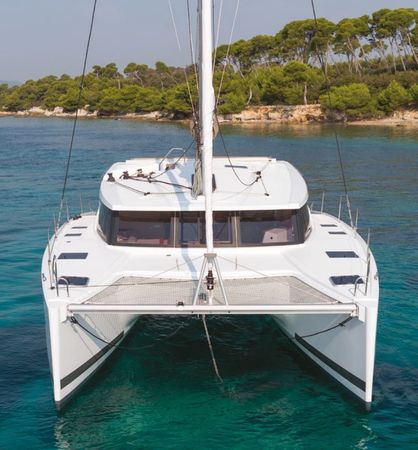 Fountaine Pajot Lucia 40 | Capers