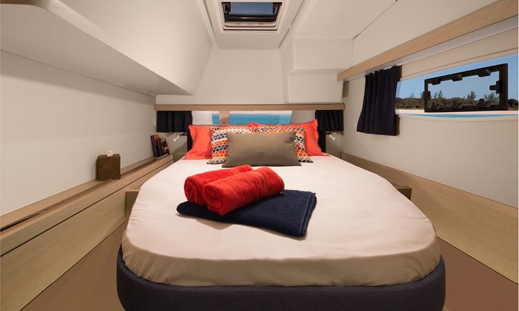 Fountaine Pajot Lucia 40 | Capers