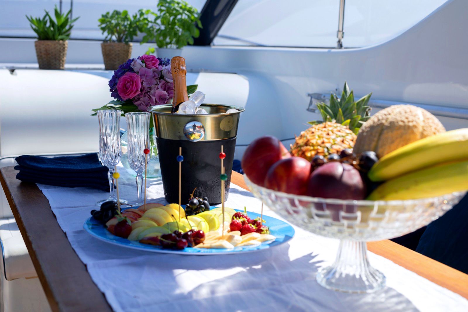 Uniesse 48 | Far and Wide