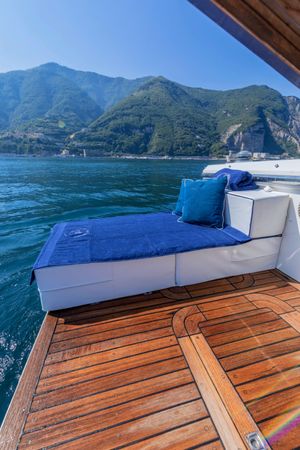 Uniesse 48 | Far and Wide