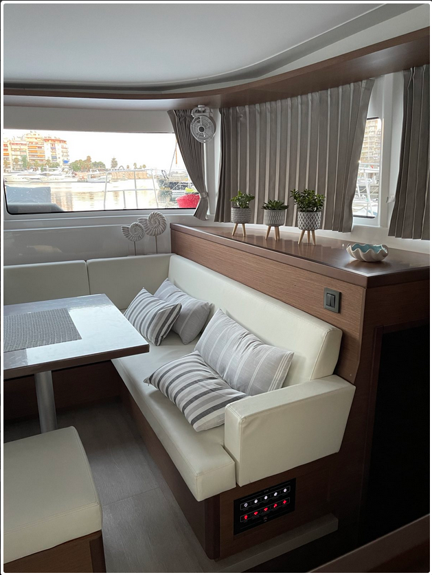 Lagoon 46 | Grand Blue