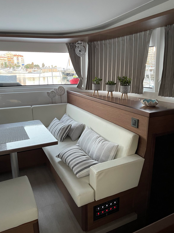 Lagoon 46 | Grand Blue