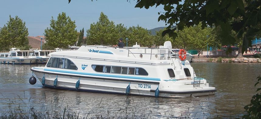 Le Boat Calypso | CF Chertsey