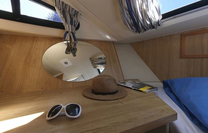 Le Boat Magnifique | CF Branges 1