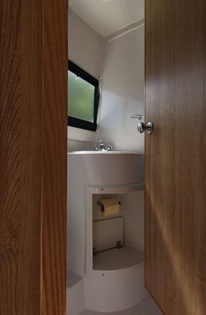 Le Boat Magnifique | CF Branges 1