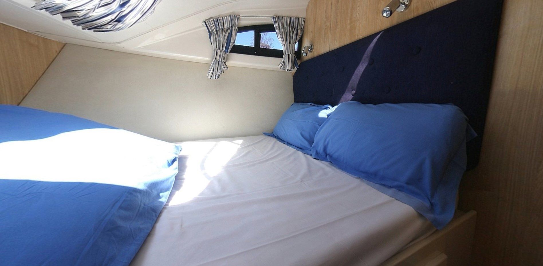 Le Boat Magnifique | CF Chertsey 3