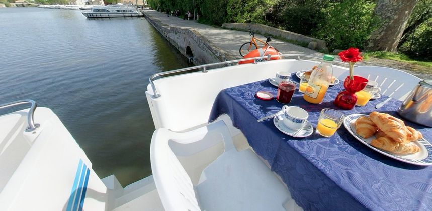 Le Boat Countess | Budget 12