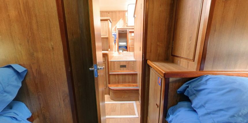 Le Boat Countess | Budget 12