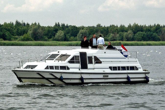 Le Boat Crusader | Budget 28