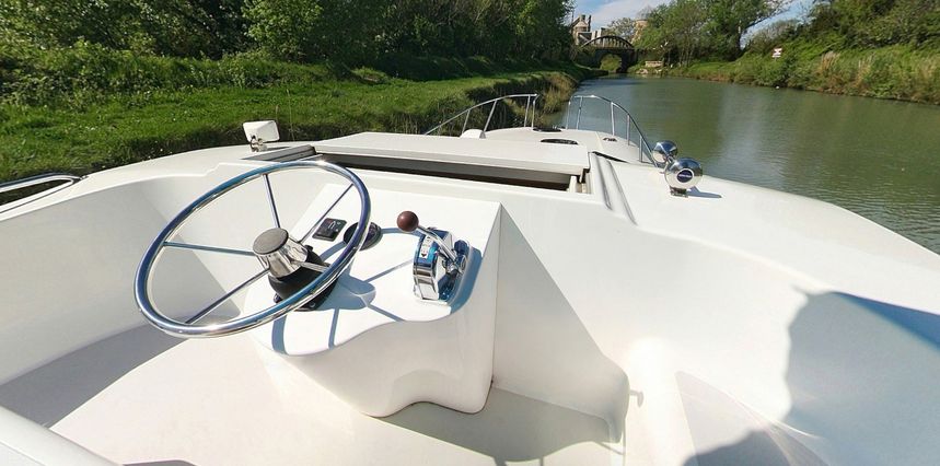 Le Boat Elegance | CF Laggan 1