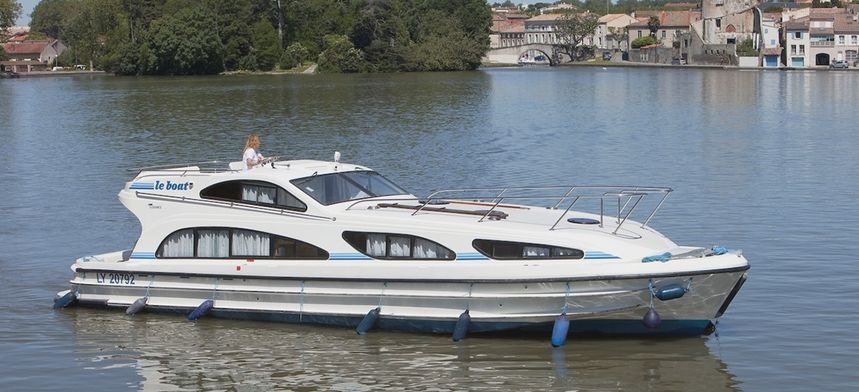 Le Boat Elegance | CF Laggan 3