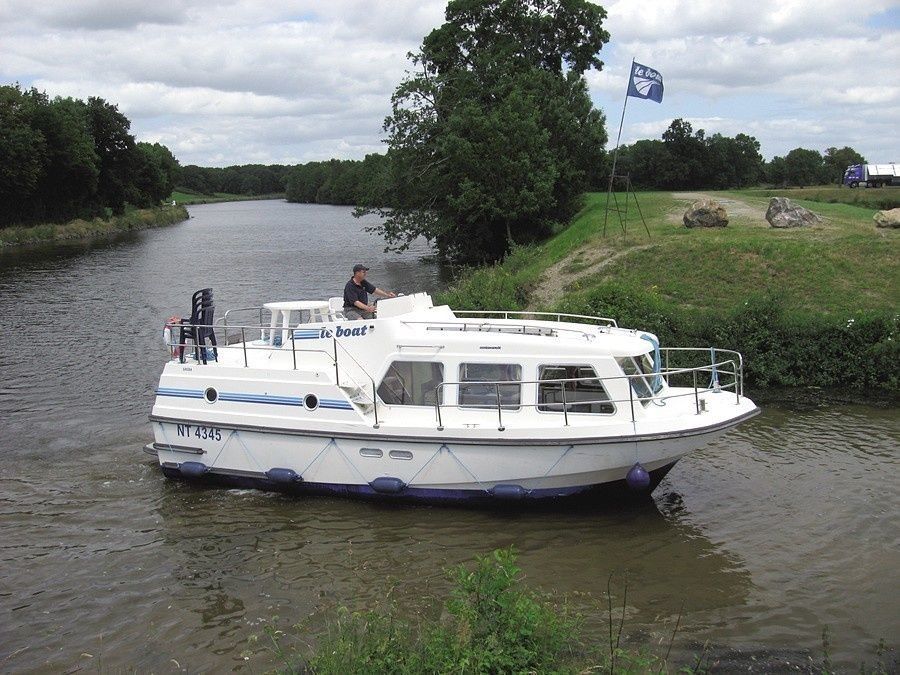 Le Boat Sheba | Budget 15