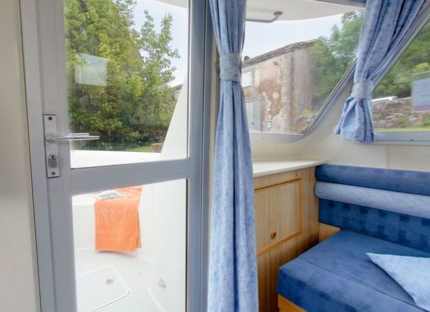 Le Boat Tango | CF Chertsey