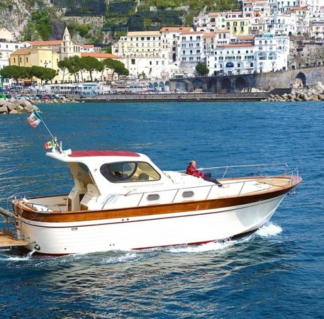 Tecnonautica Jeranto 10 | Lucy