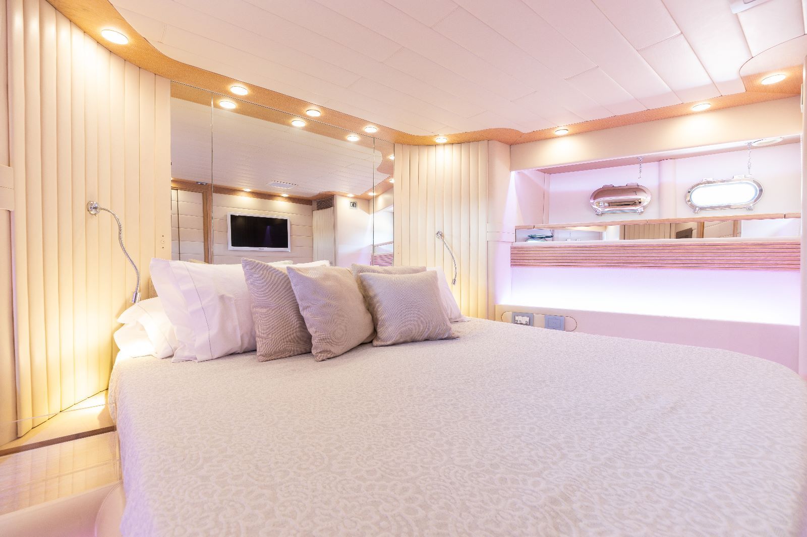 Jaguar 76 | Yacht Mind