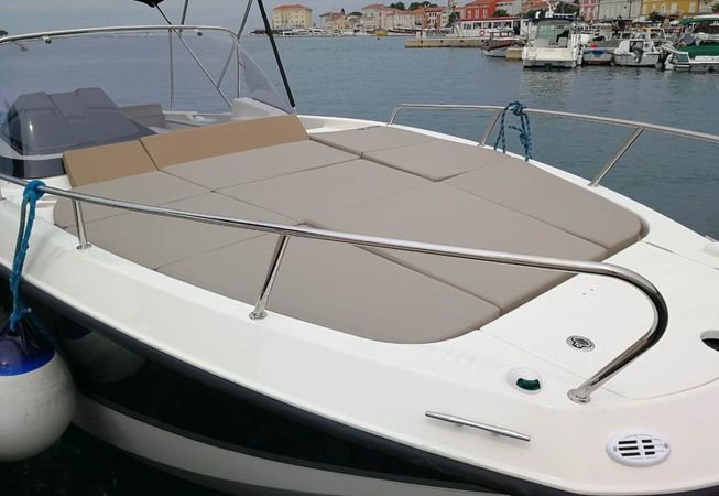 Quicksilver 755 | Sundeck